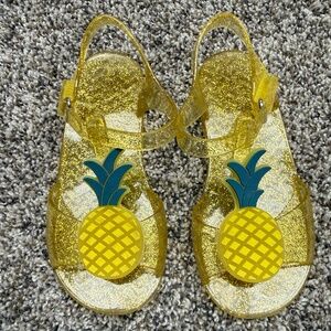 Like New Old Navy T-Strap Glitter Pineapple Jelly Sandals - Toddler Size 9